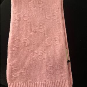 Brand new with tags and box Gucci Pink Knit Scarf fits women’s small